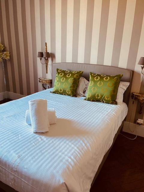 Le Manoir Du Thouron Hotell Saint-Sulpice  Eksteriør bilde