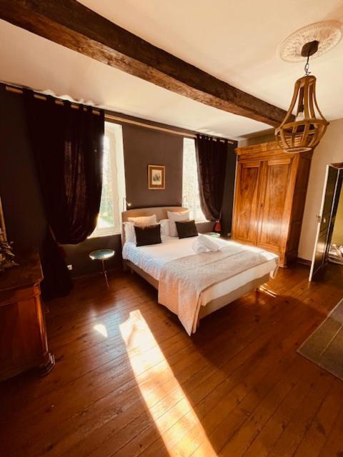 Le Manoir Du Thouron Hotell Saint-Sulpice  Eksteriør bilde